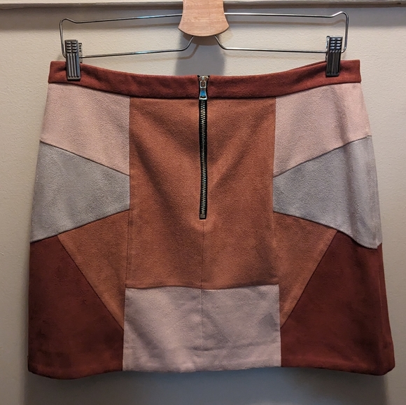 🔥 5 FOR $20 🔥Faux suede mini skirt - Picture 4 of 4